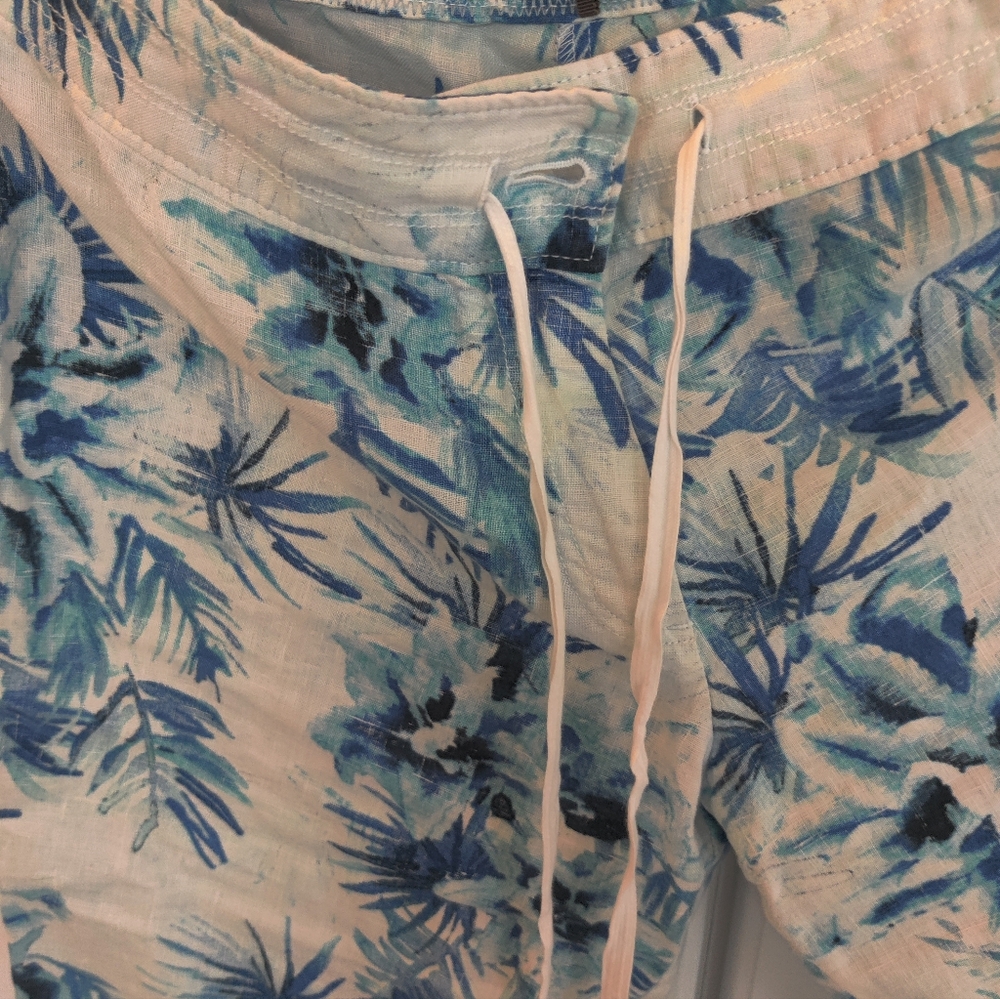 Tommy Bahama Elegant ladies size 4 wide leg linen pants, Blue Tropical Theme - Picture 2 of 9